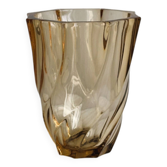 Petit vase en verre torsadé rose translucide