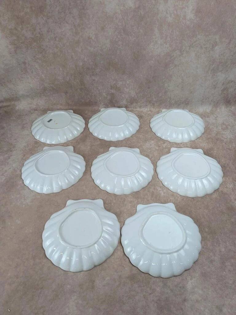 Set of 8 scallop shell plates
