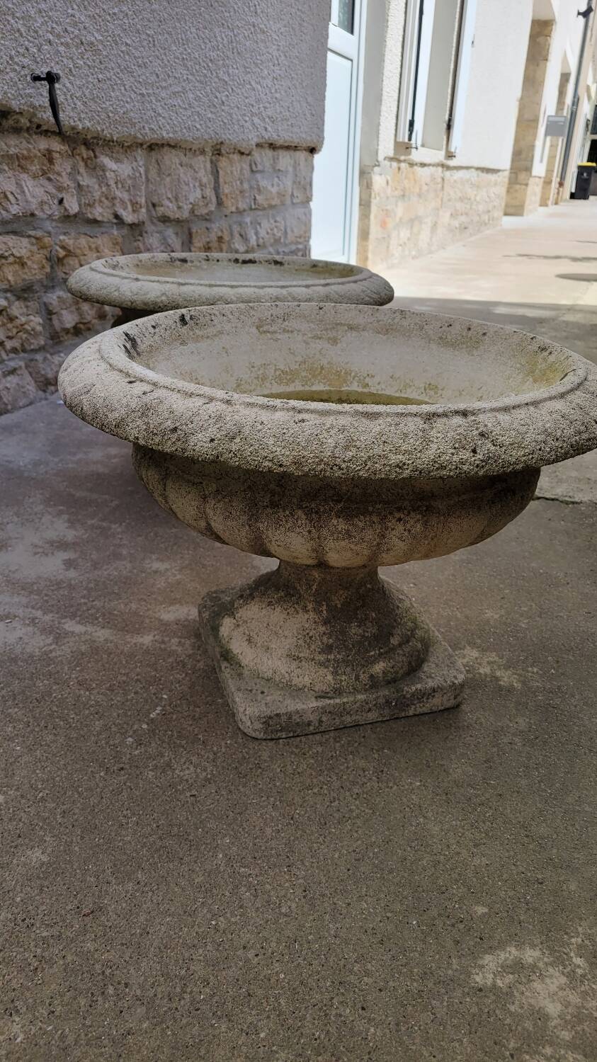 Pair of medicis vases in old reconstituted stone 1950s