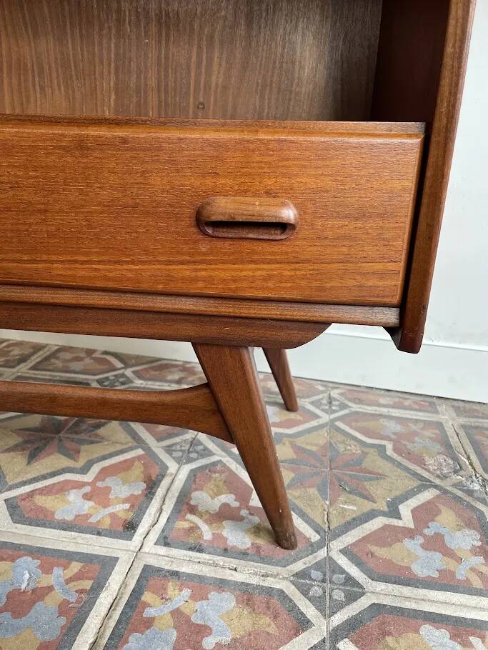 L. Van Teeffelen cupboard