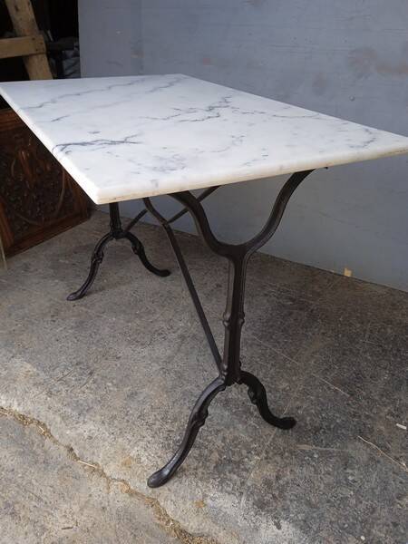 Bistro table for 4 people in white marble