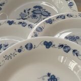 3 bowls and 5 blue plates