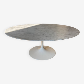 Round Knoll Saarinen coffee table