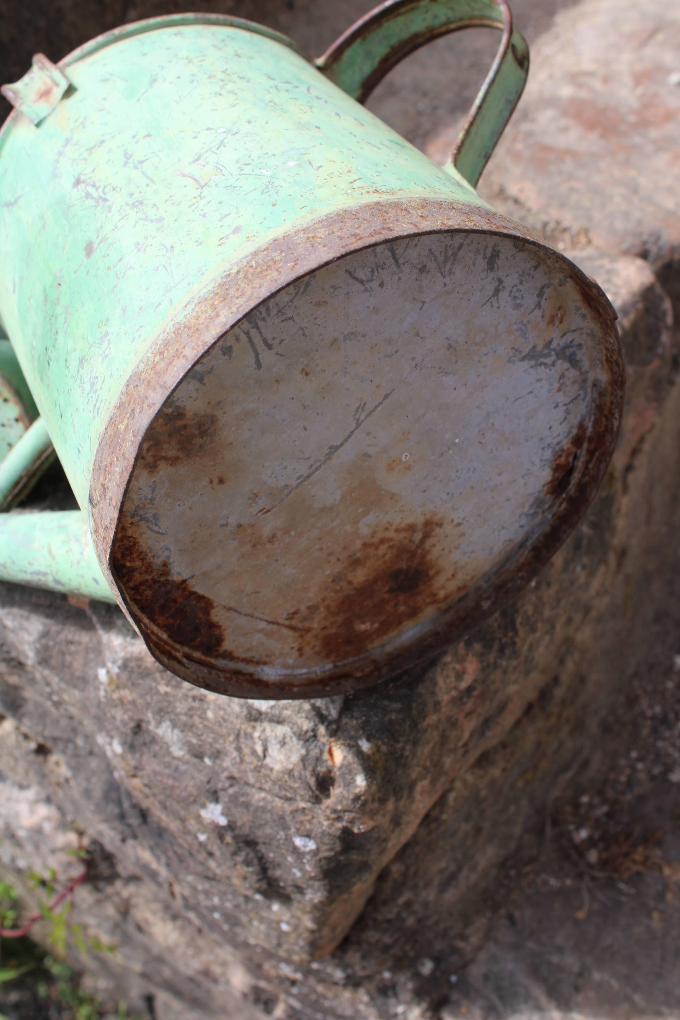 Zinc green watering can