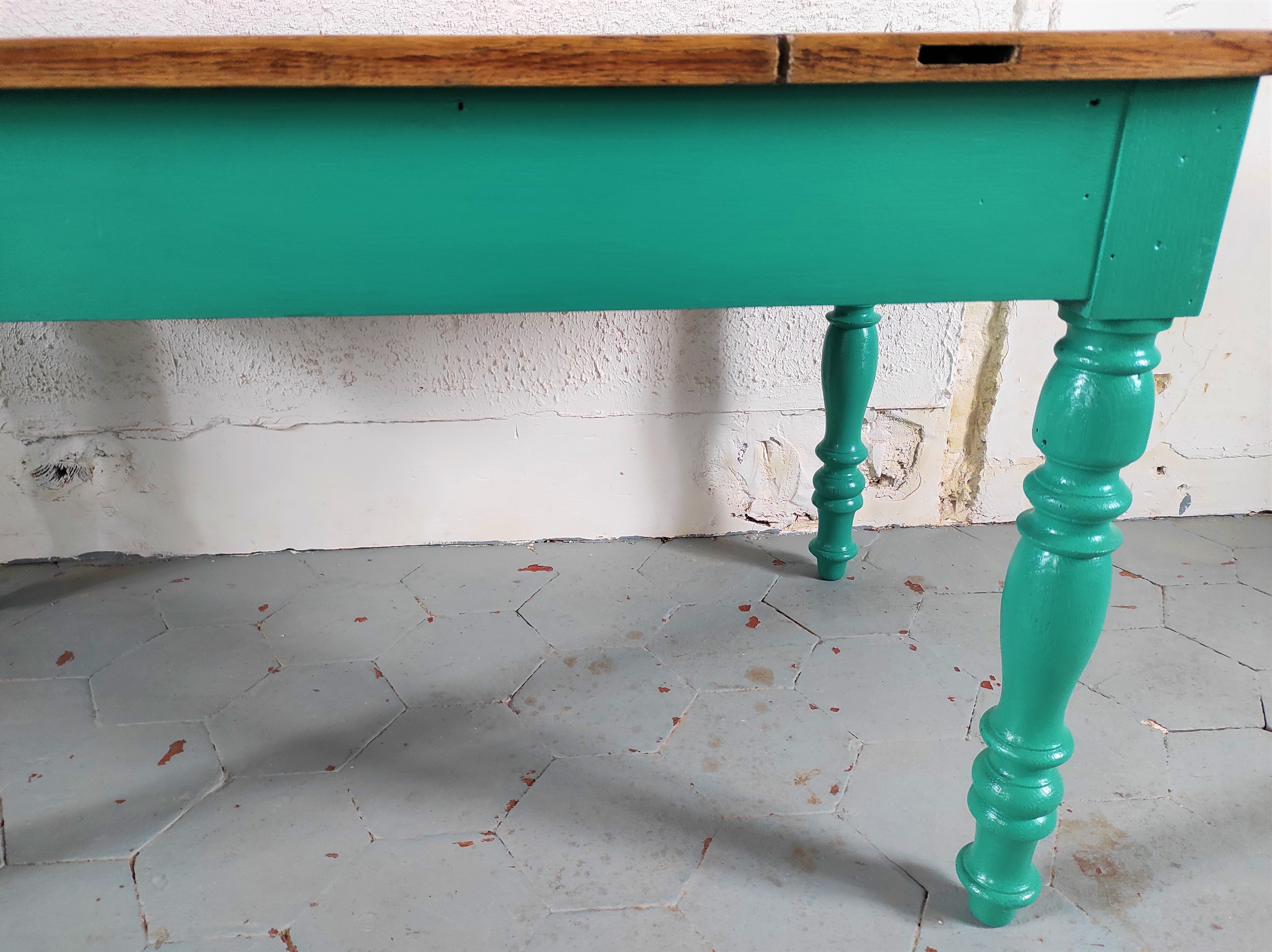 Farm table