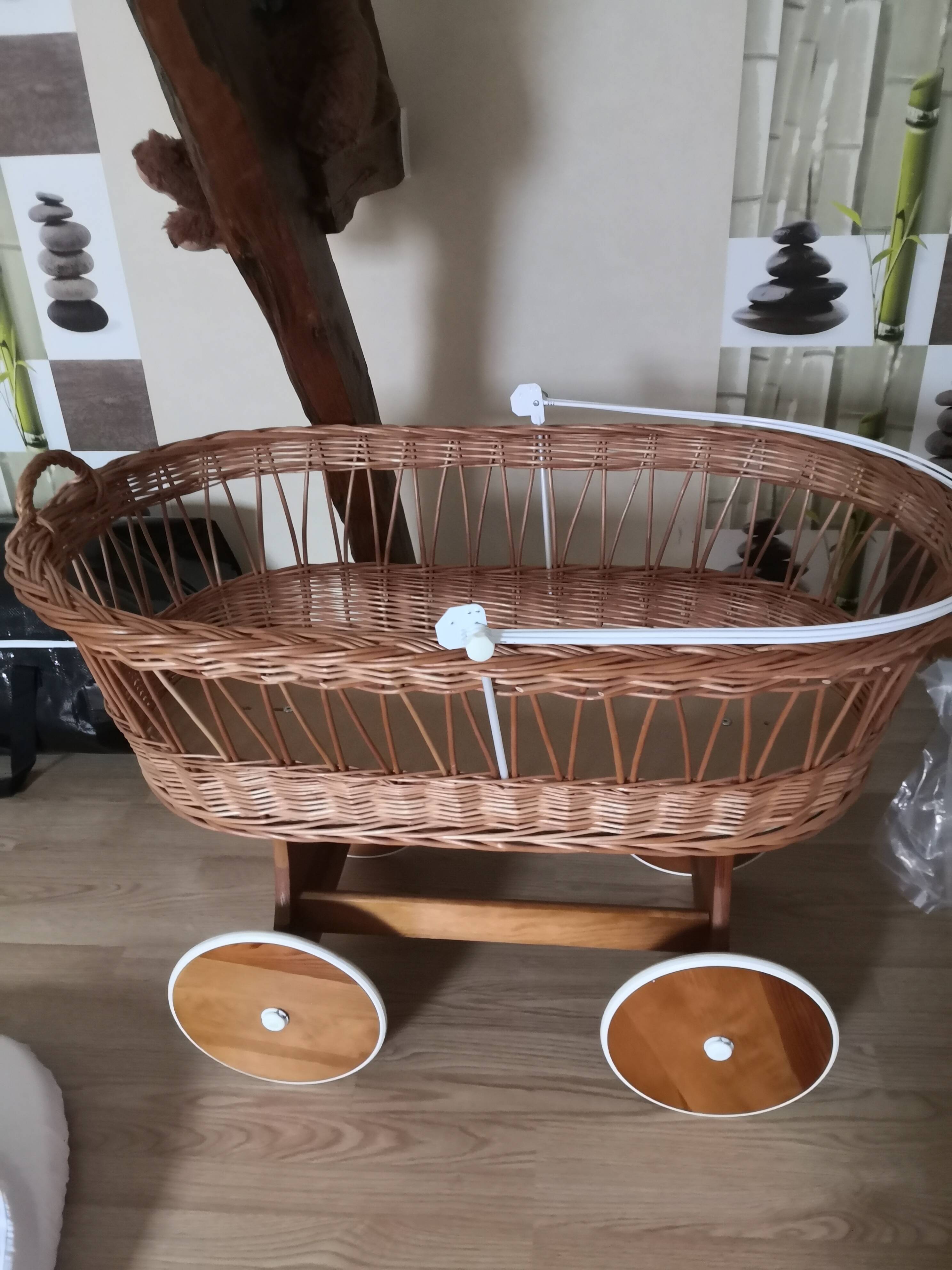 Wicker cradle