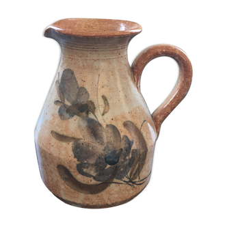 Pitcher beige floral decoration