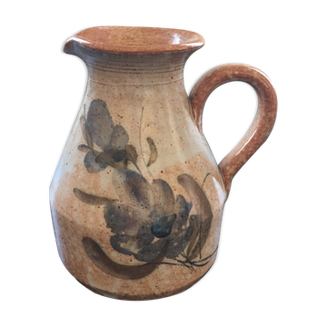 Pitcher beige floral decoration