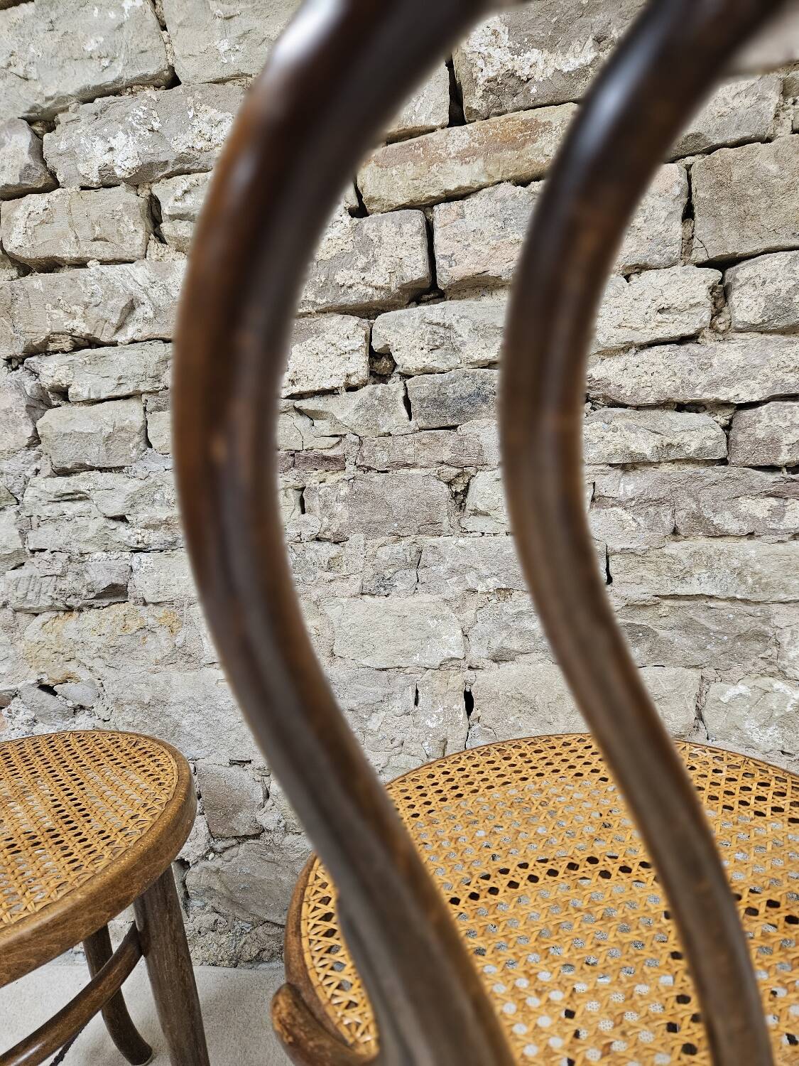 Pair of Thonet austria Nr 18 curved wood bistro chairs