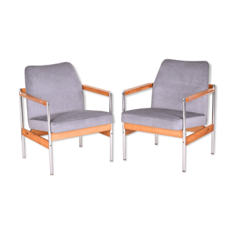 Paire de fauteuils scandinaves restaurés du milieu du siècle