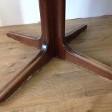 Table scandinave en orme ronde par Lb