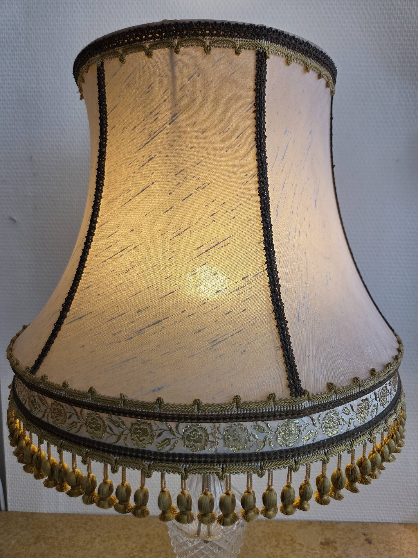 Lampe a poser ancienne en laiton et verre