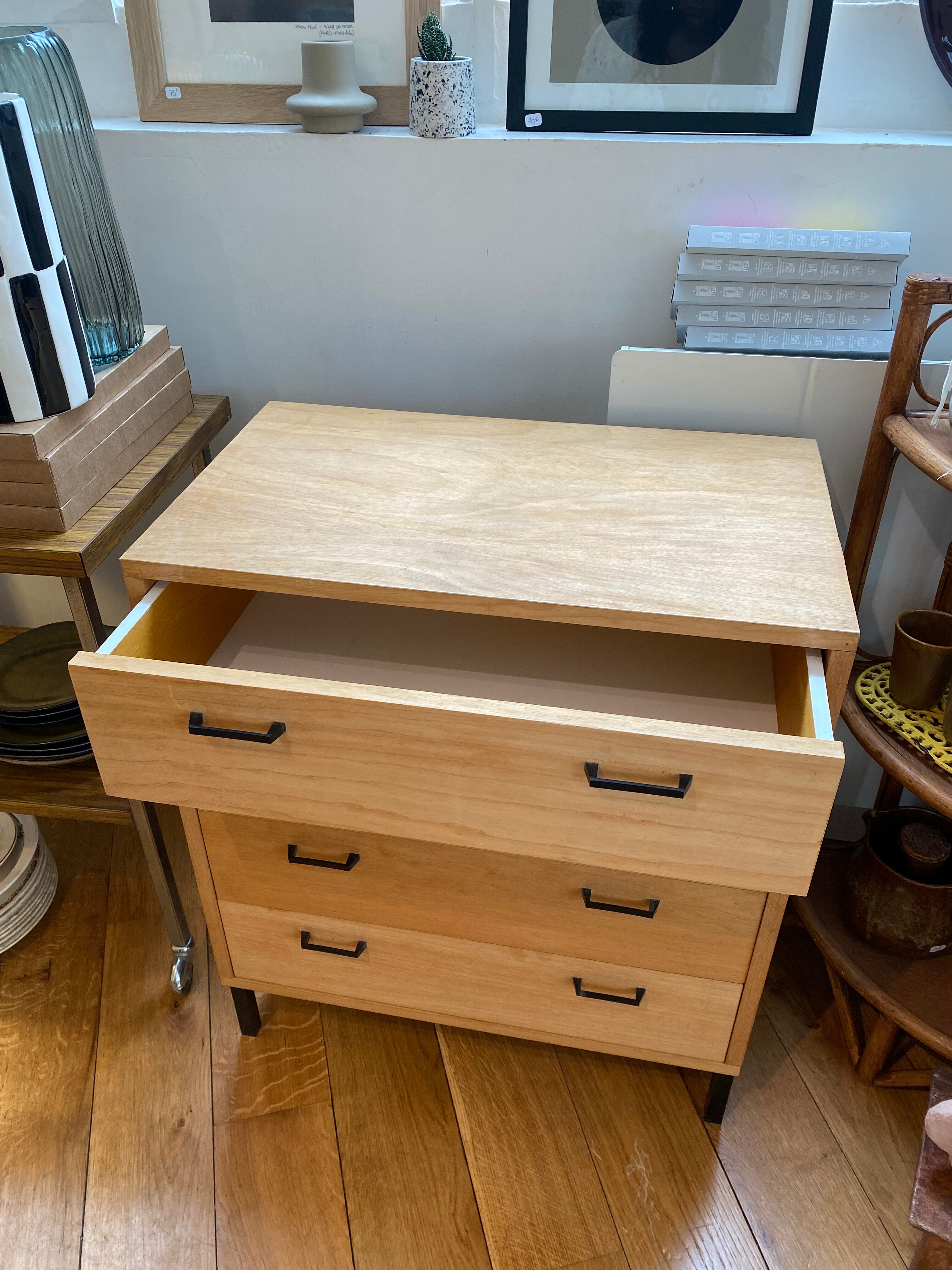 Small vintage chest of drawers