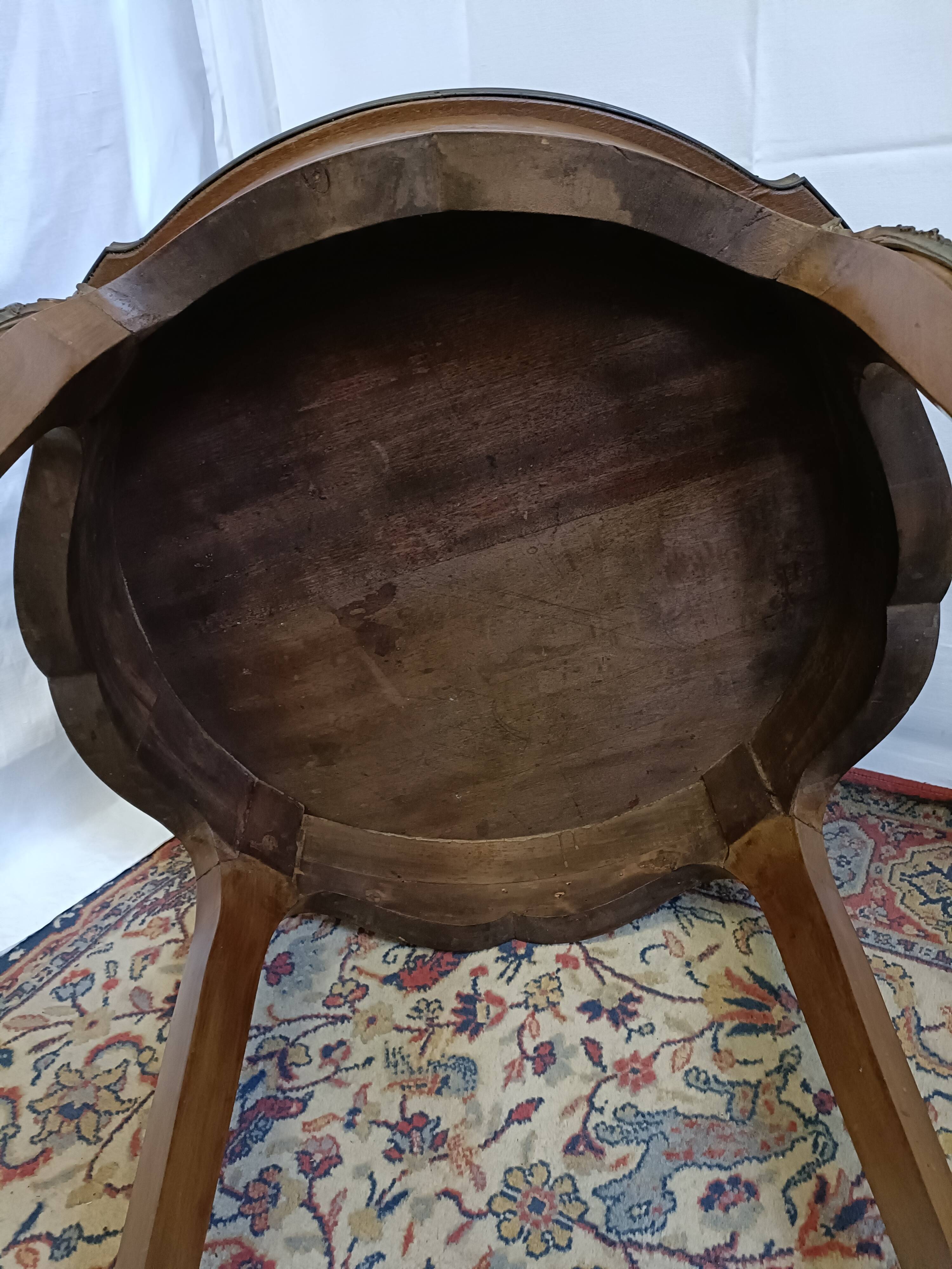 Table guéridon bois marqueté style louis xv
