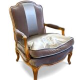 Superb bergère with queen back