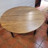 6-foot round table with elongations