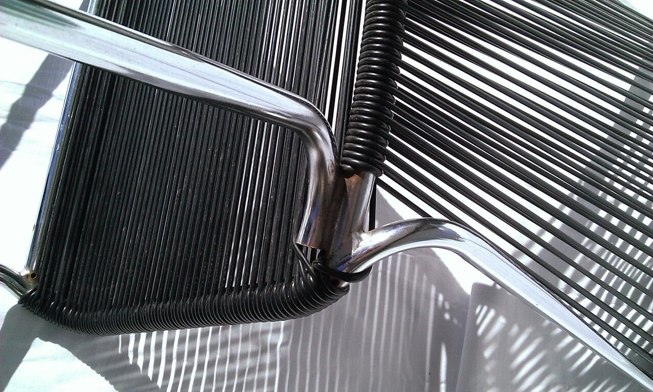 Series 4 chairs black scoubidou