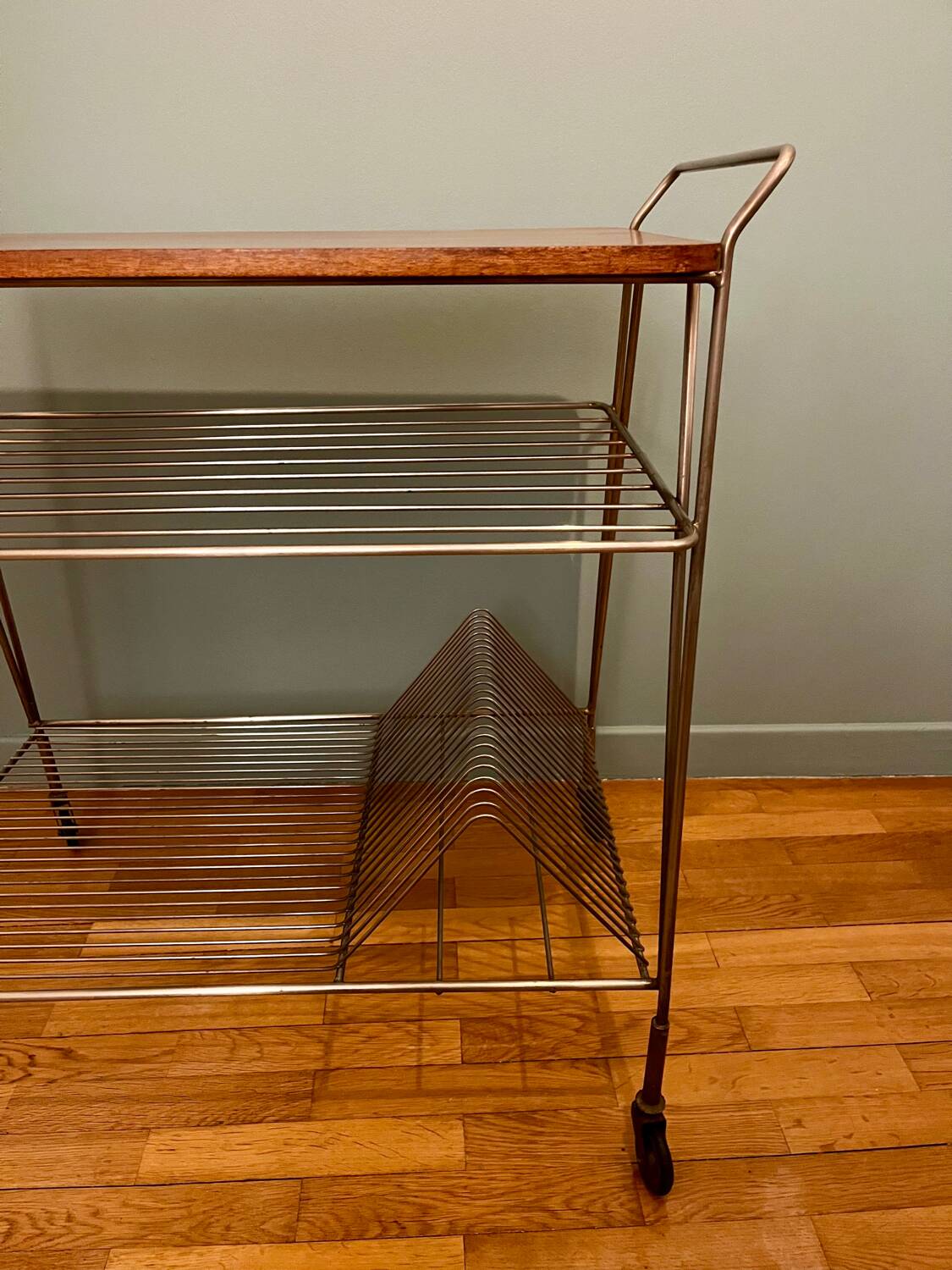 Vintage 70 Vinyl Serving