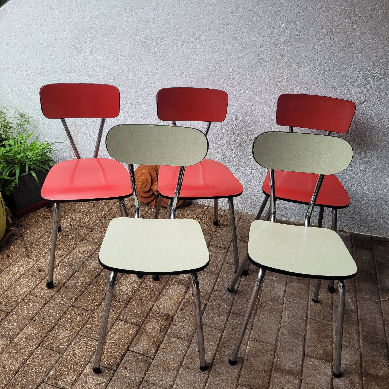 5 Red and Pale Green Formica Chairs – Vintage Retro