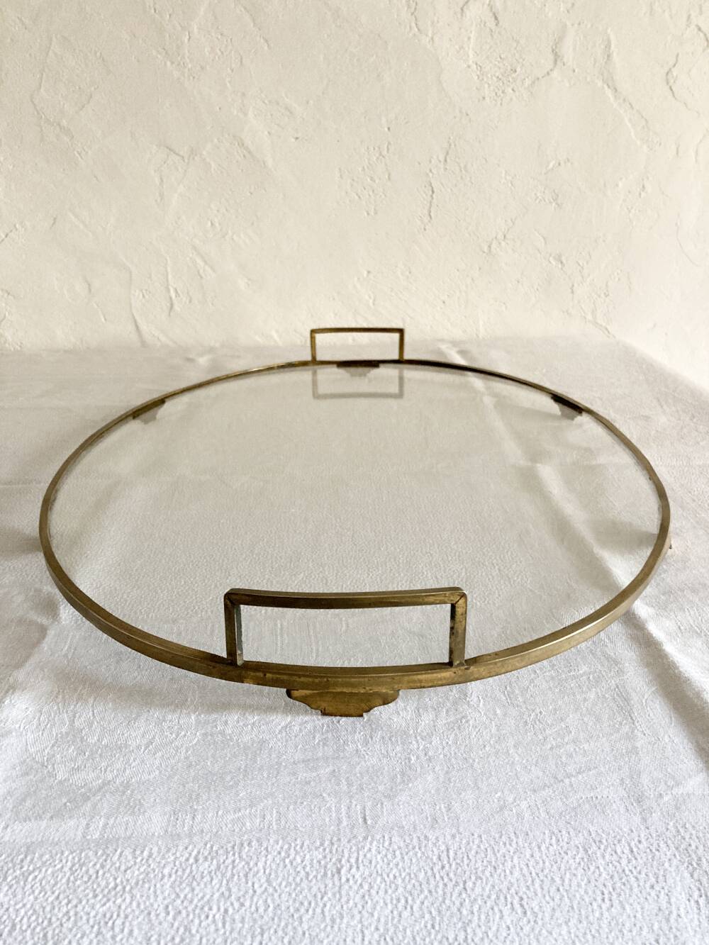 Oval serving tray in glass and brass, late 19th - early 20th century