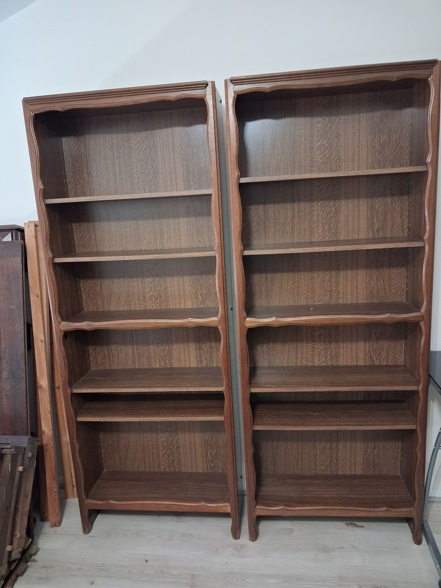 Set of 2 tall bookshelves
