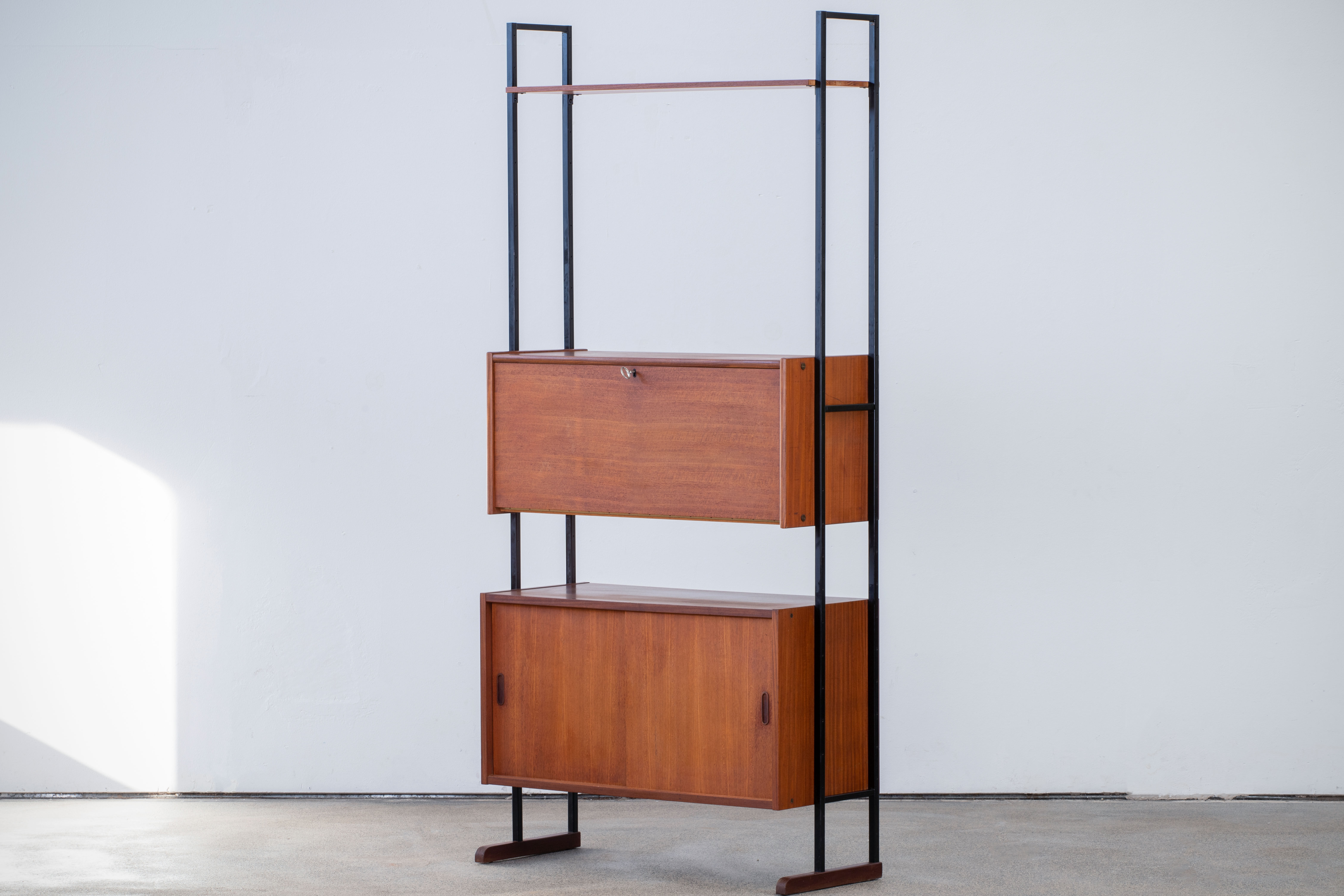 Bibliothèque scandinave vintage