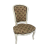 Chaise basse de style Louis XV, bois laqué blanc