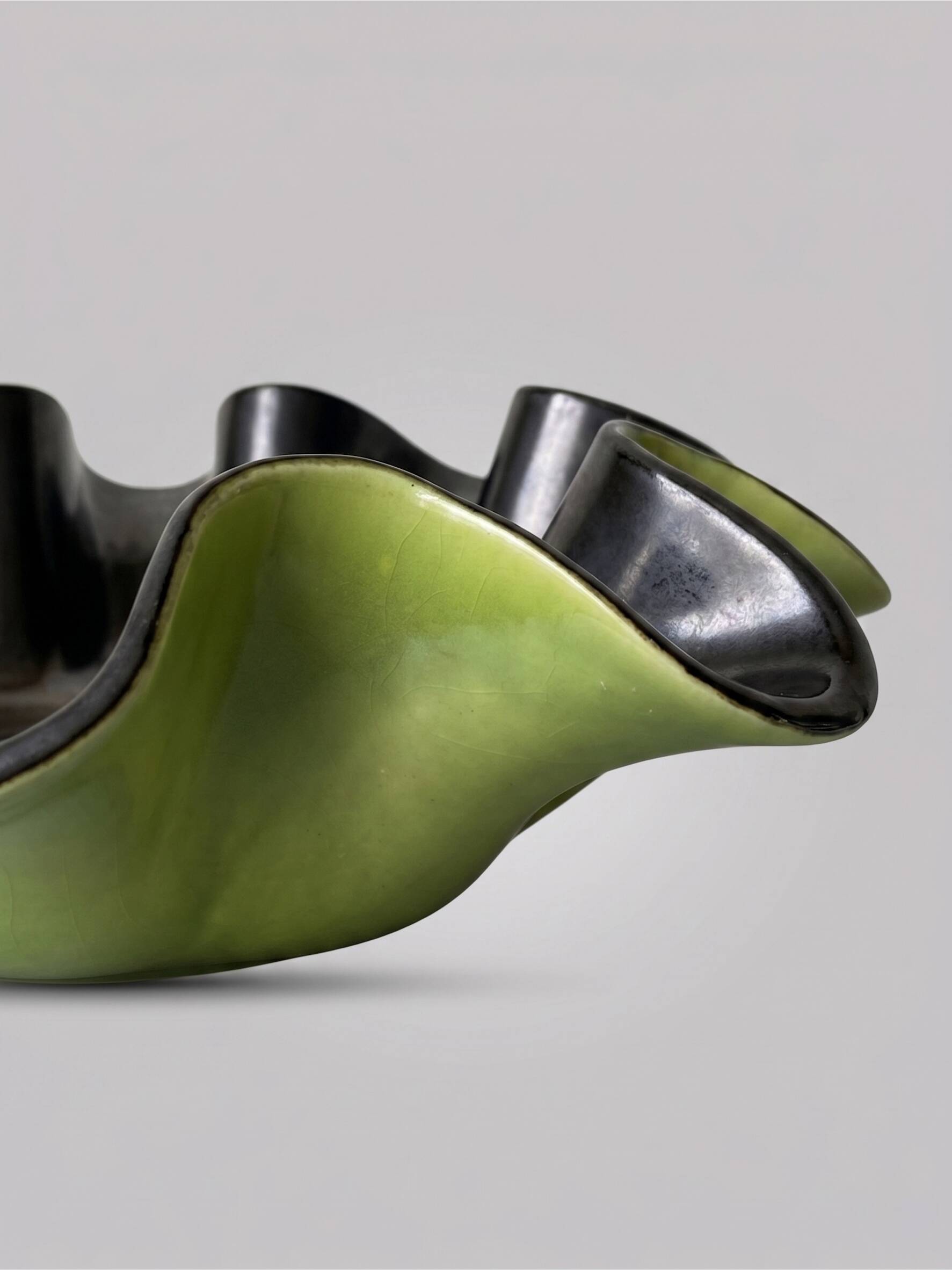 Bowl / centrepiece in green anise and black, Saint-Clément ceramic – Letalle