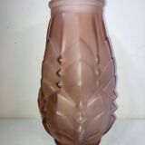 Beautiful art deco frosted glass vase dating from the 1920s-1940s in salmon color in good condition