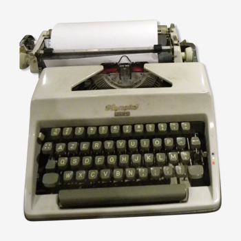 Machine à écrire de secrétariat olympia monica années 60 Allemagne fonctionnelle avec valise
