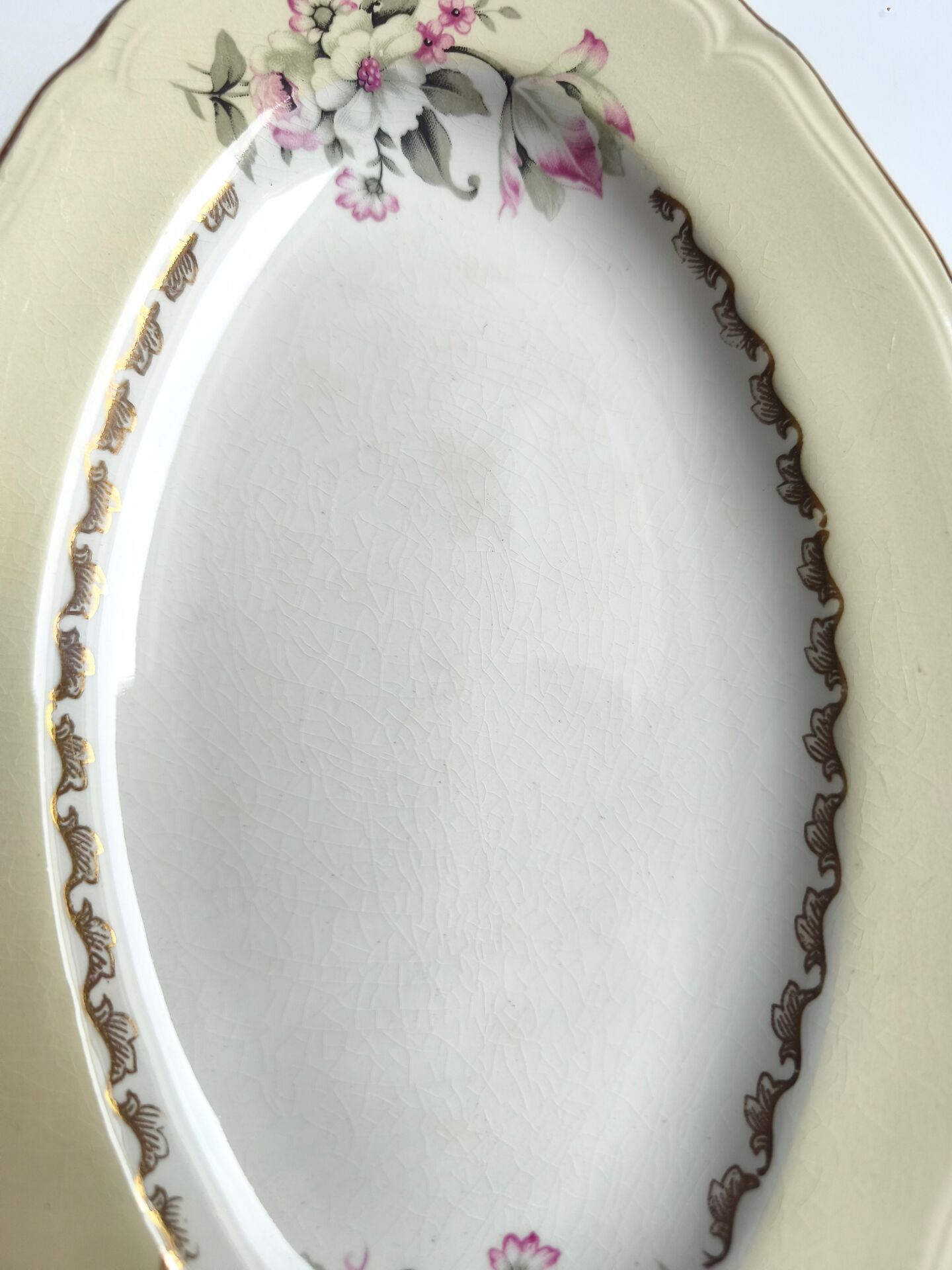 Ravier vintage L'Amandinoise model Paola white cream flowers