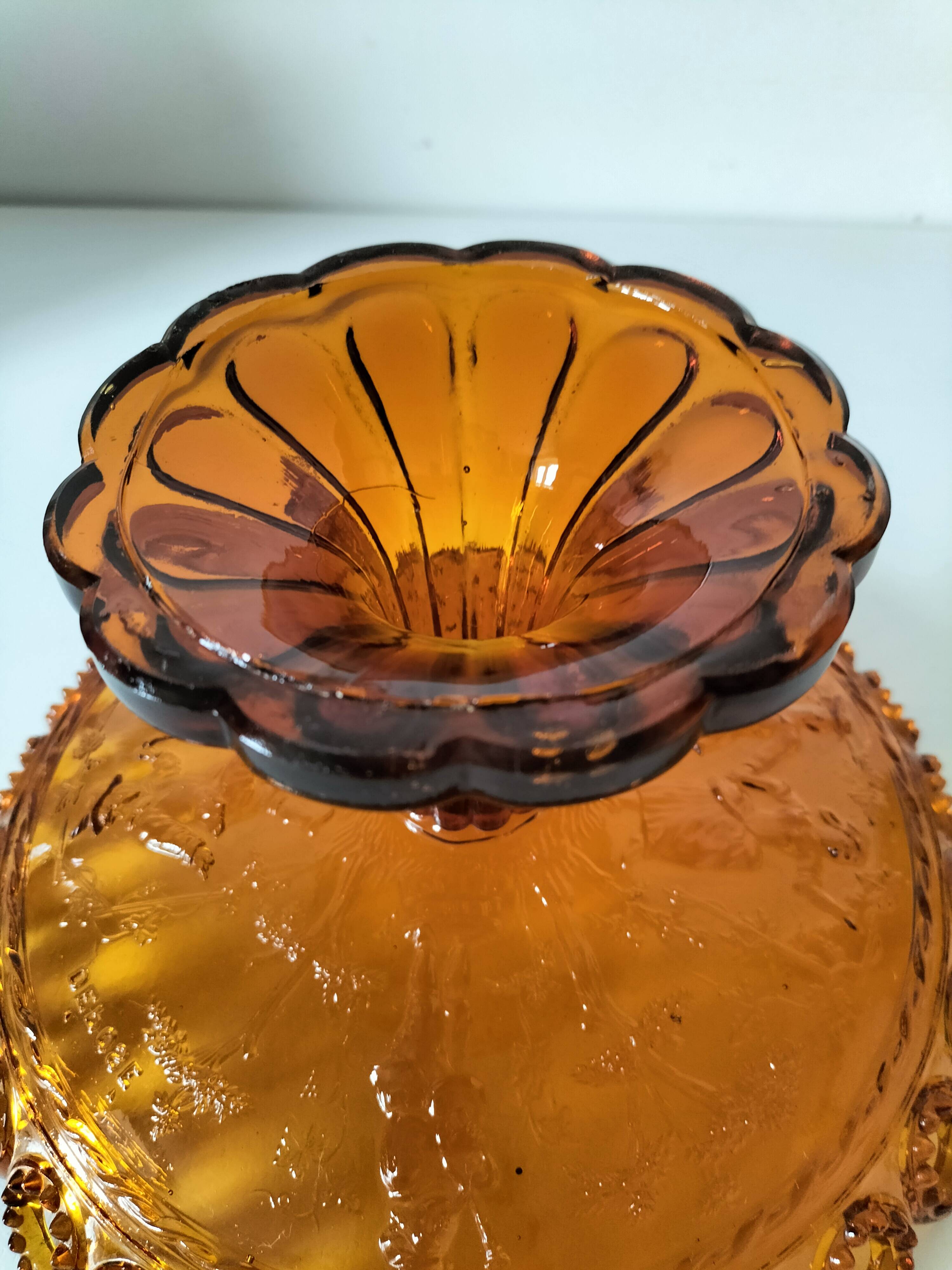 Piédouche Georges Sand verre pressé ambré, Portieux, fin 19ème