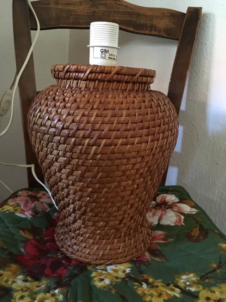 Wicker rattan table lamp