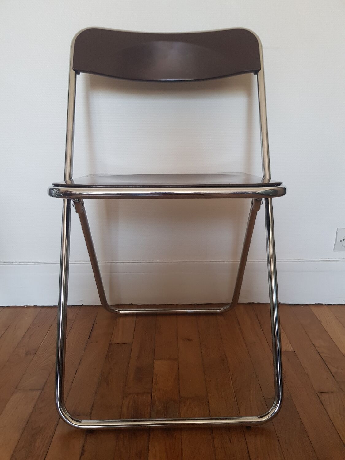 Set of 2 folding chairs