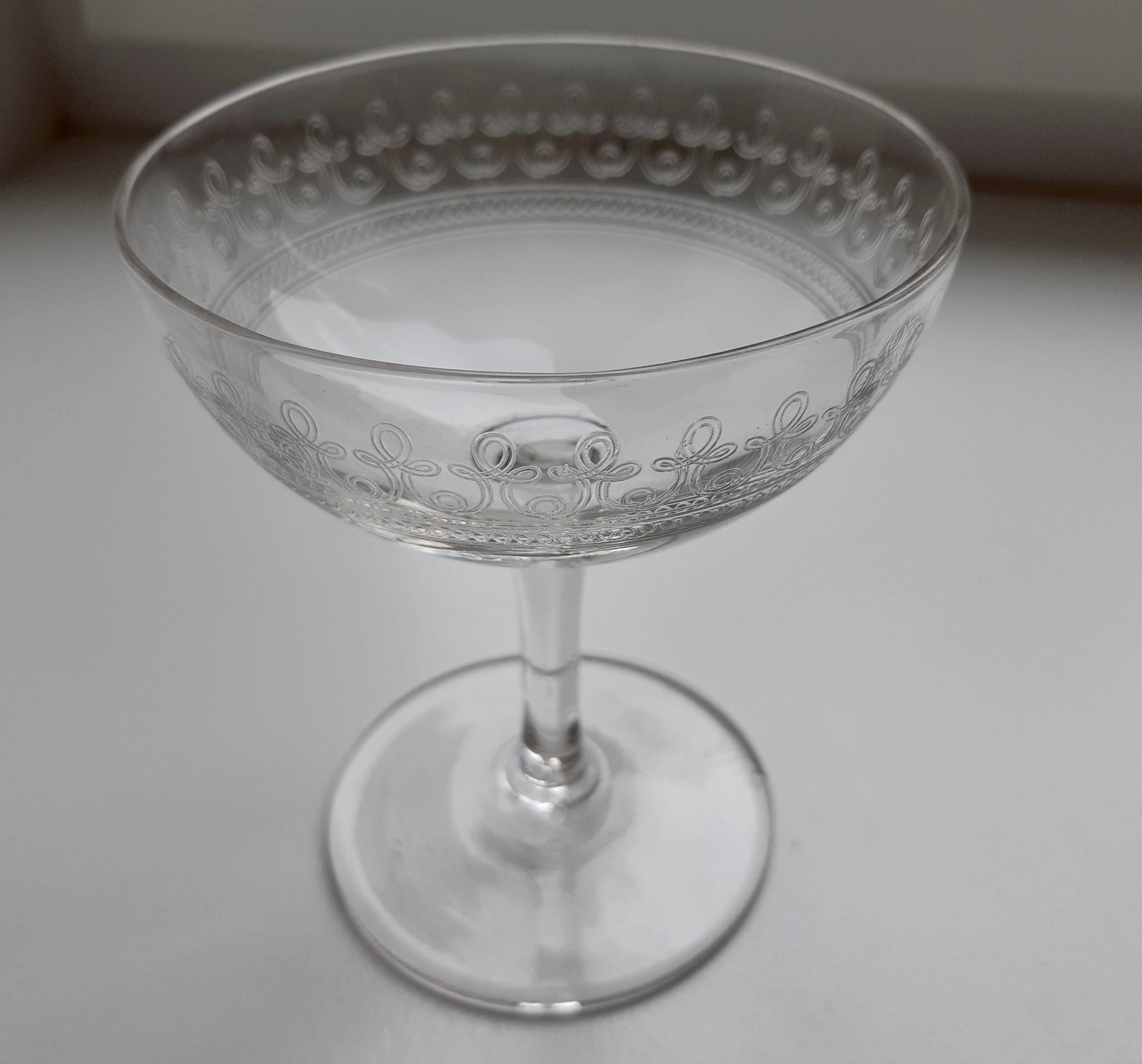 Lot of 5 champagne glasses engraved in 1920s crystal