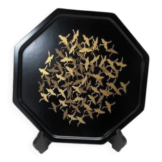 Plat octogonal en bois laqué à motifs de grues par Nishimura Hikobei IX – Showa XXe s.