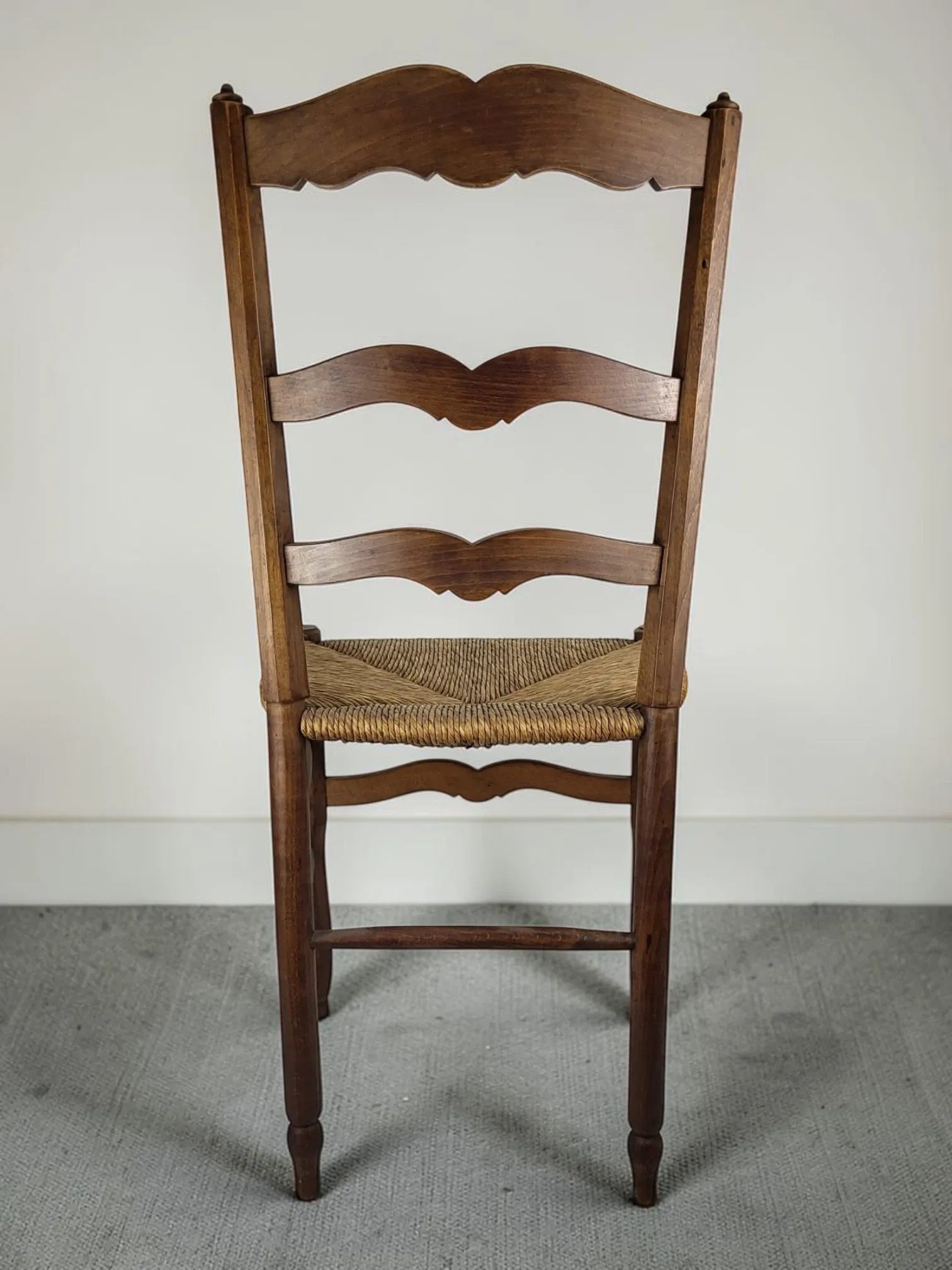 Rush seat chair in Country style / Provincial Louis XV
