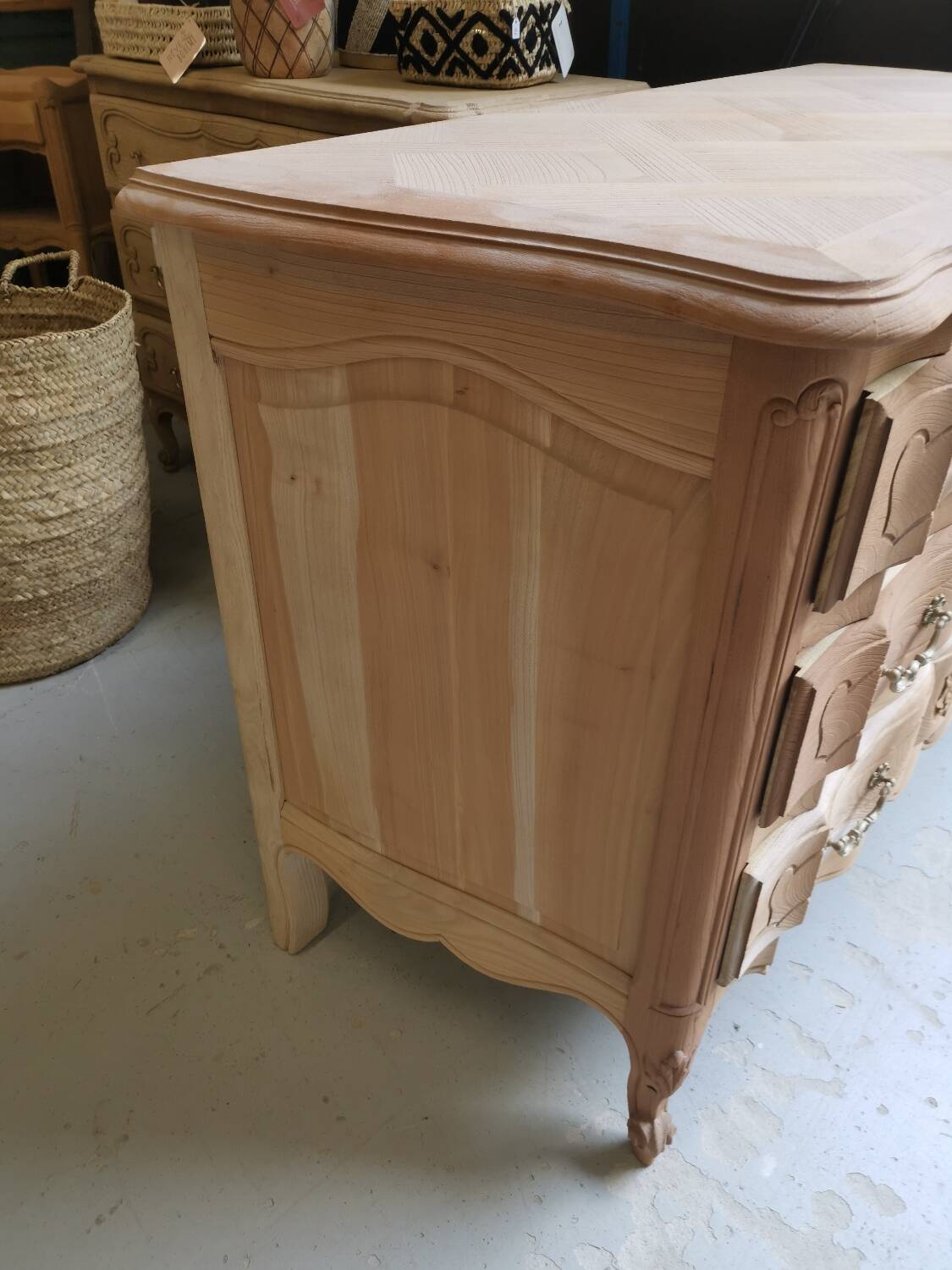 Louis XV chest of drawers in raw wood with 3 drawers