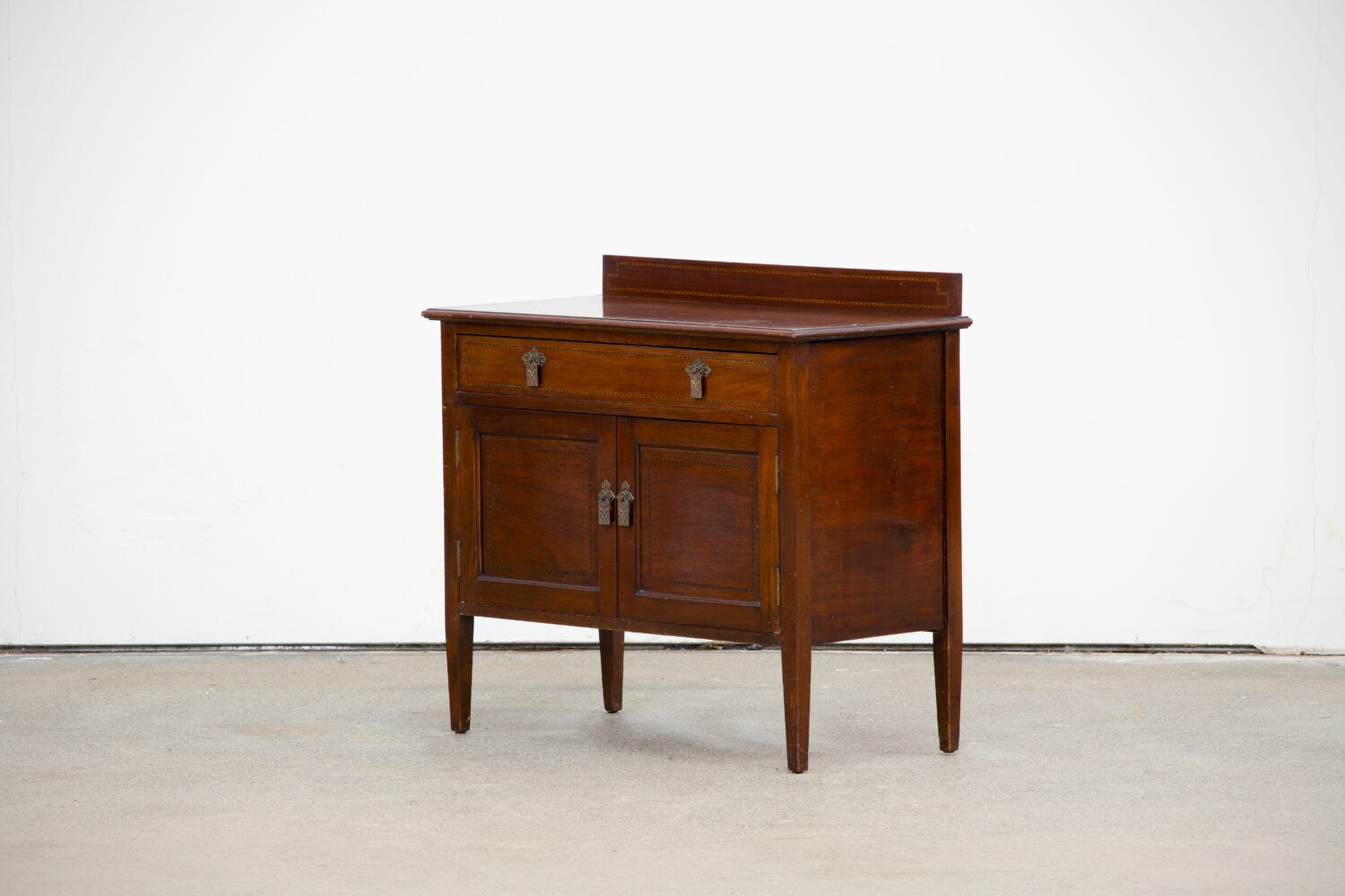 Buffet parisien, vintage 1940