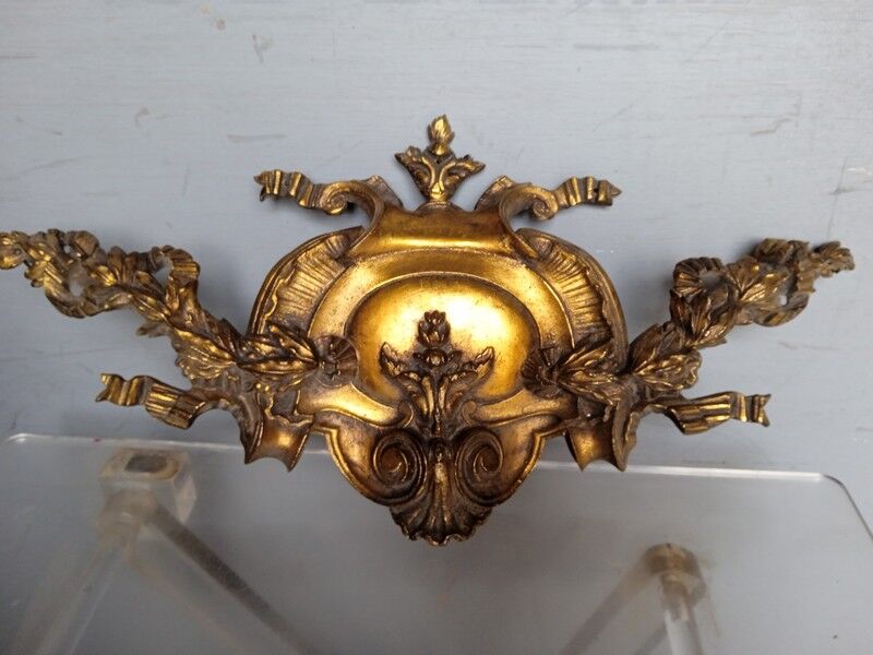 Pediment ornament gilded bronze furniture st Louis XV
