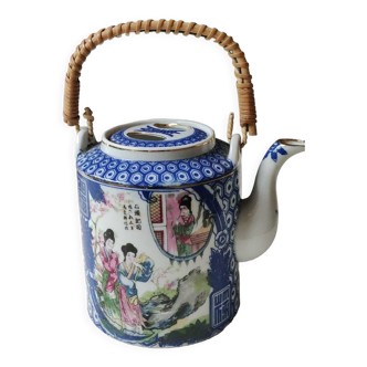 Japanese-inspired porcelain teapot.otifs Geishas kimonos, cherry blossoms