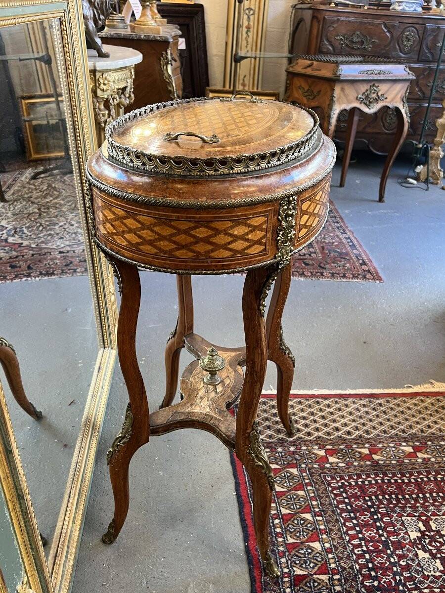 Jardinière in precious wood marquetry, Napoleonic III period, mid-19th century.