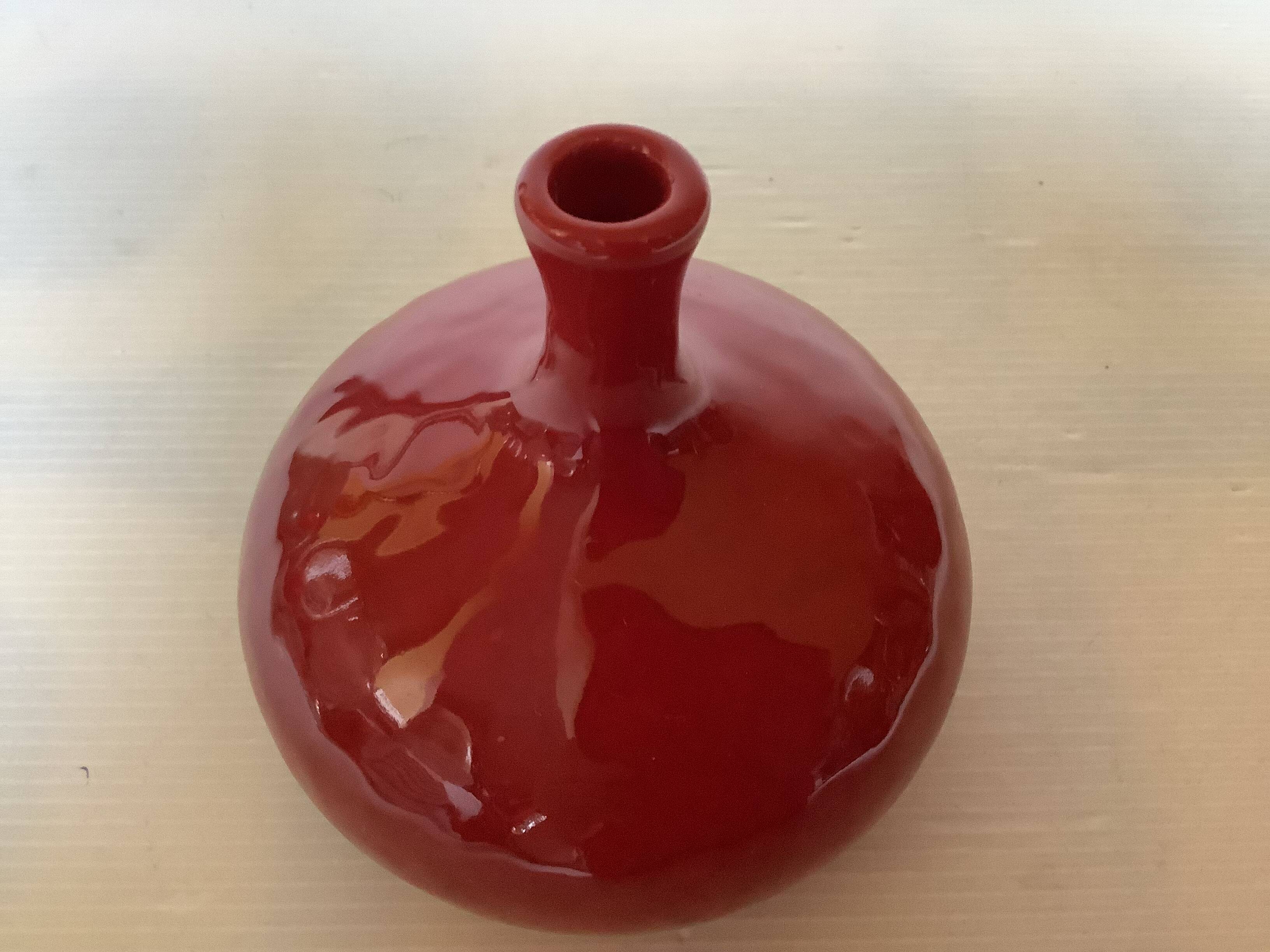 Small red vase in Ruelland style