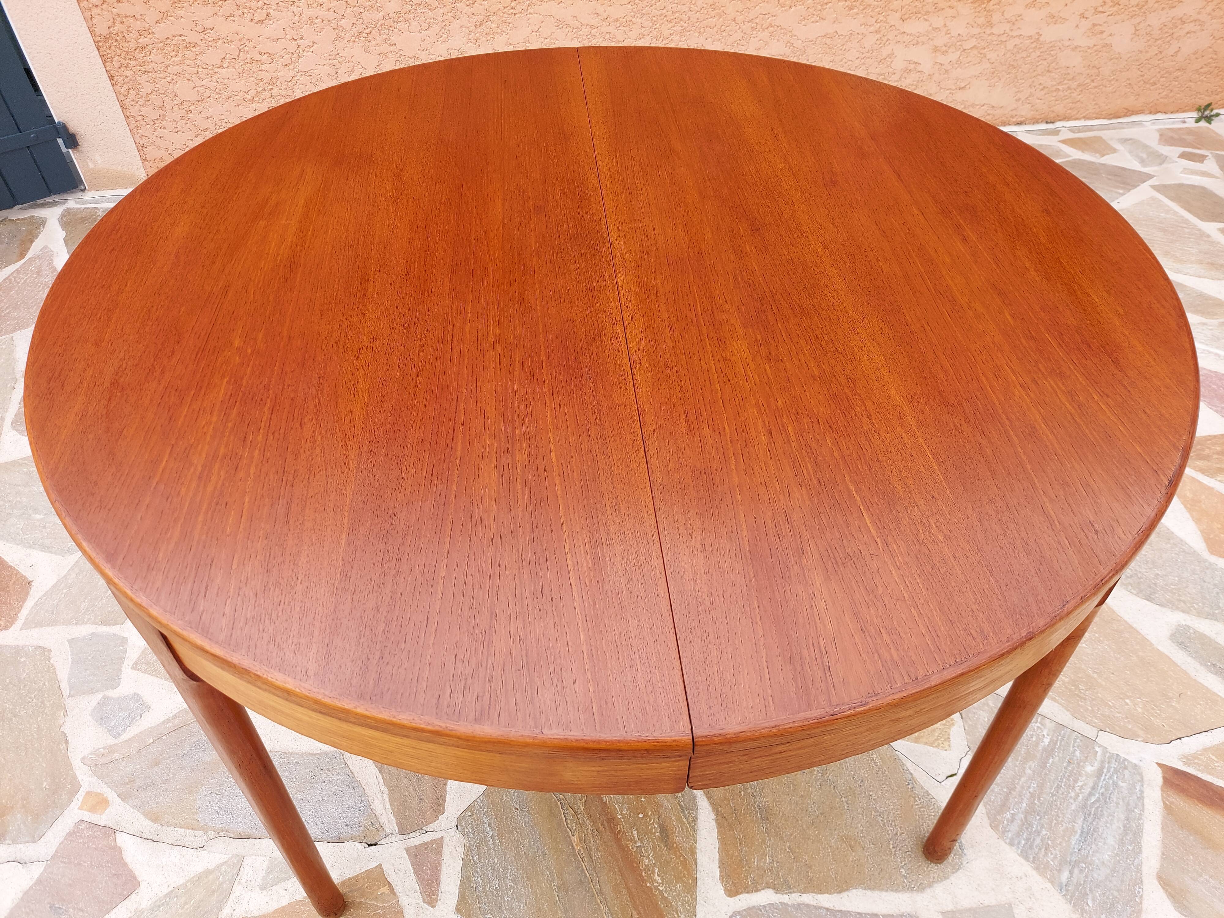 Extendable round table Teak by Tricoire & Vecchione for TV cabinet Paris 1960