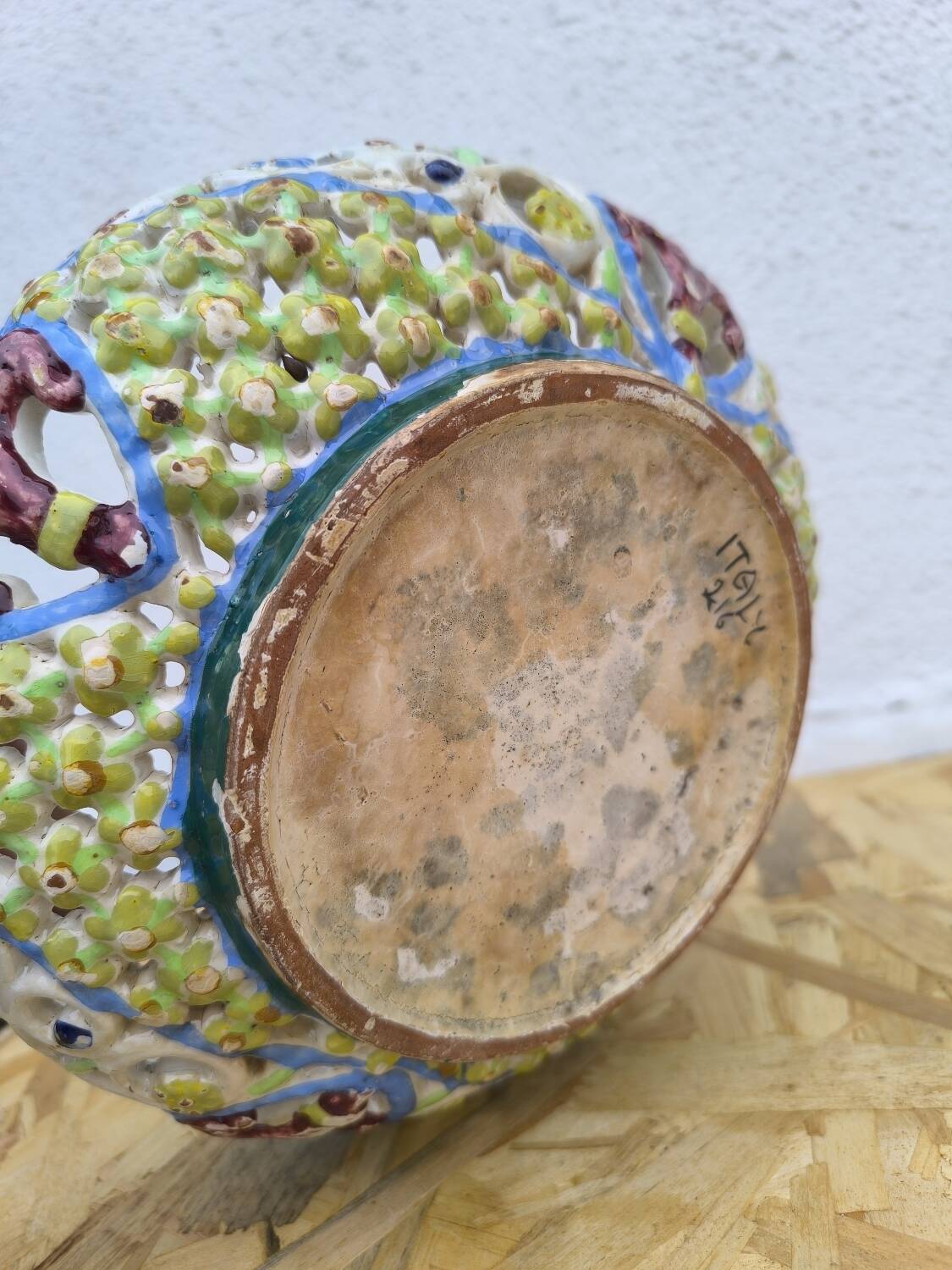 Italian barbotine fruit bowl from the 1930s