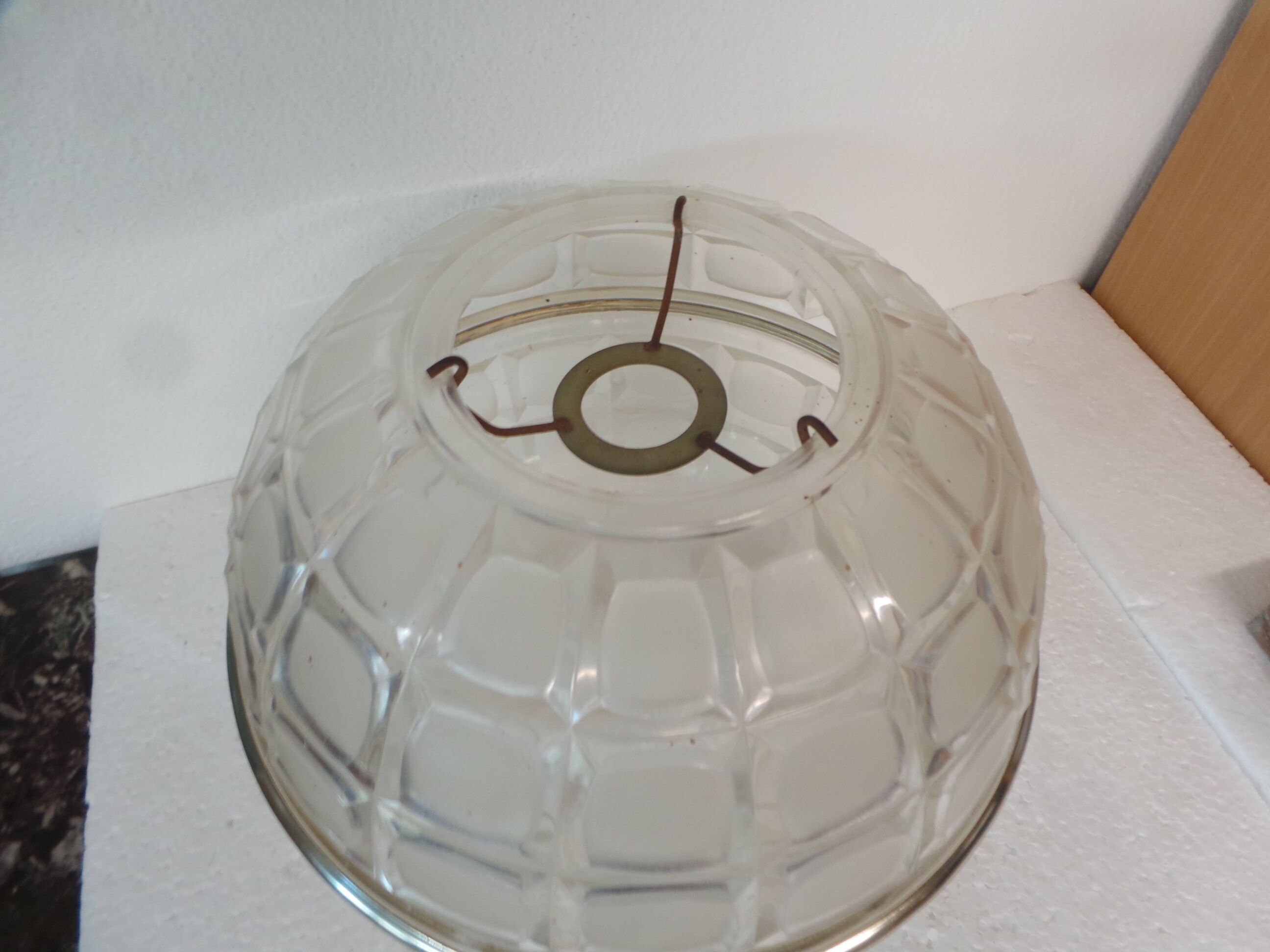 Vintage plexi globe