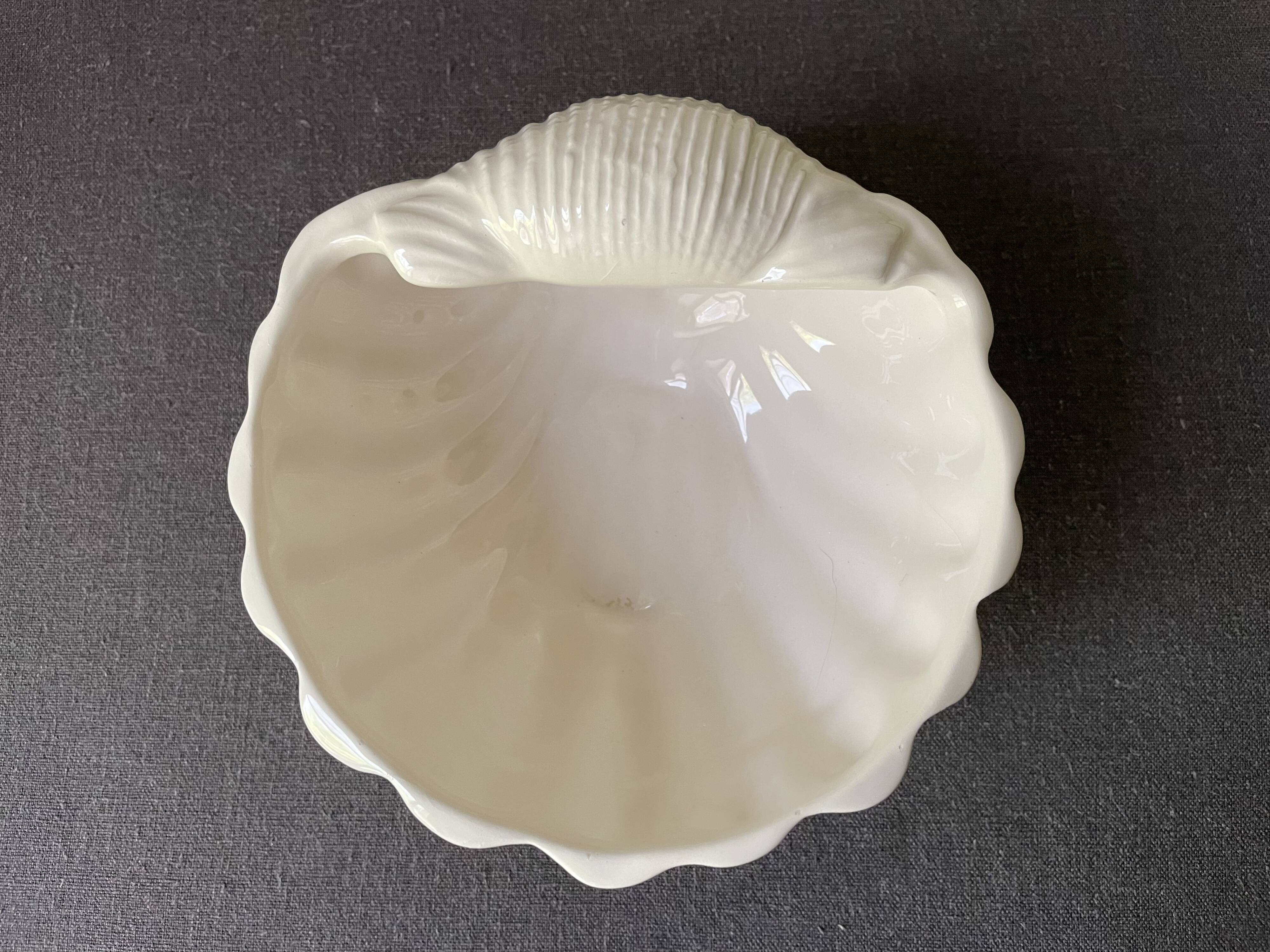 Ceramic shell emptier