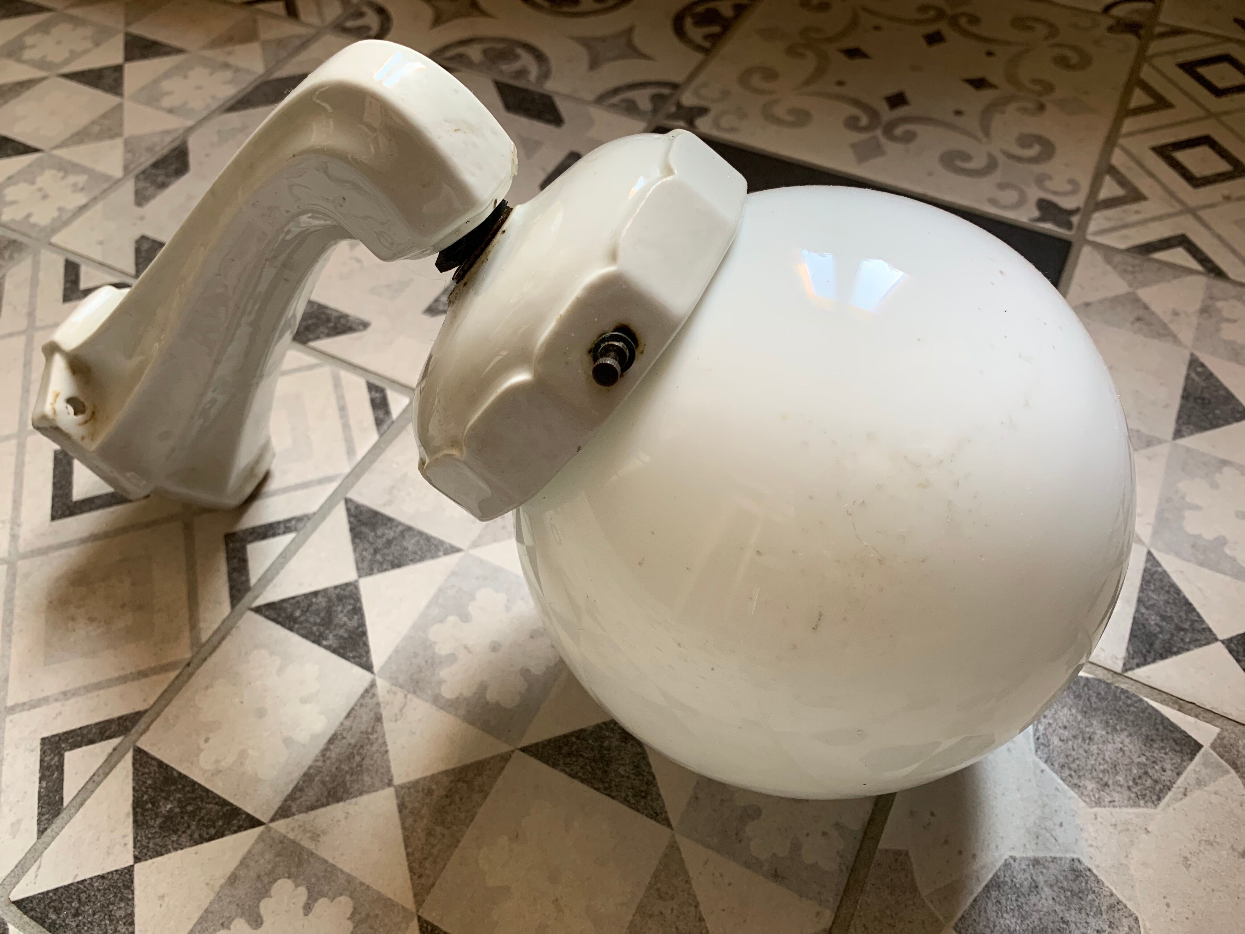 Art Deco porcelain wall lamp