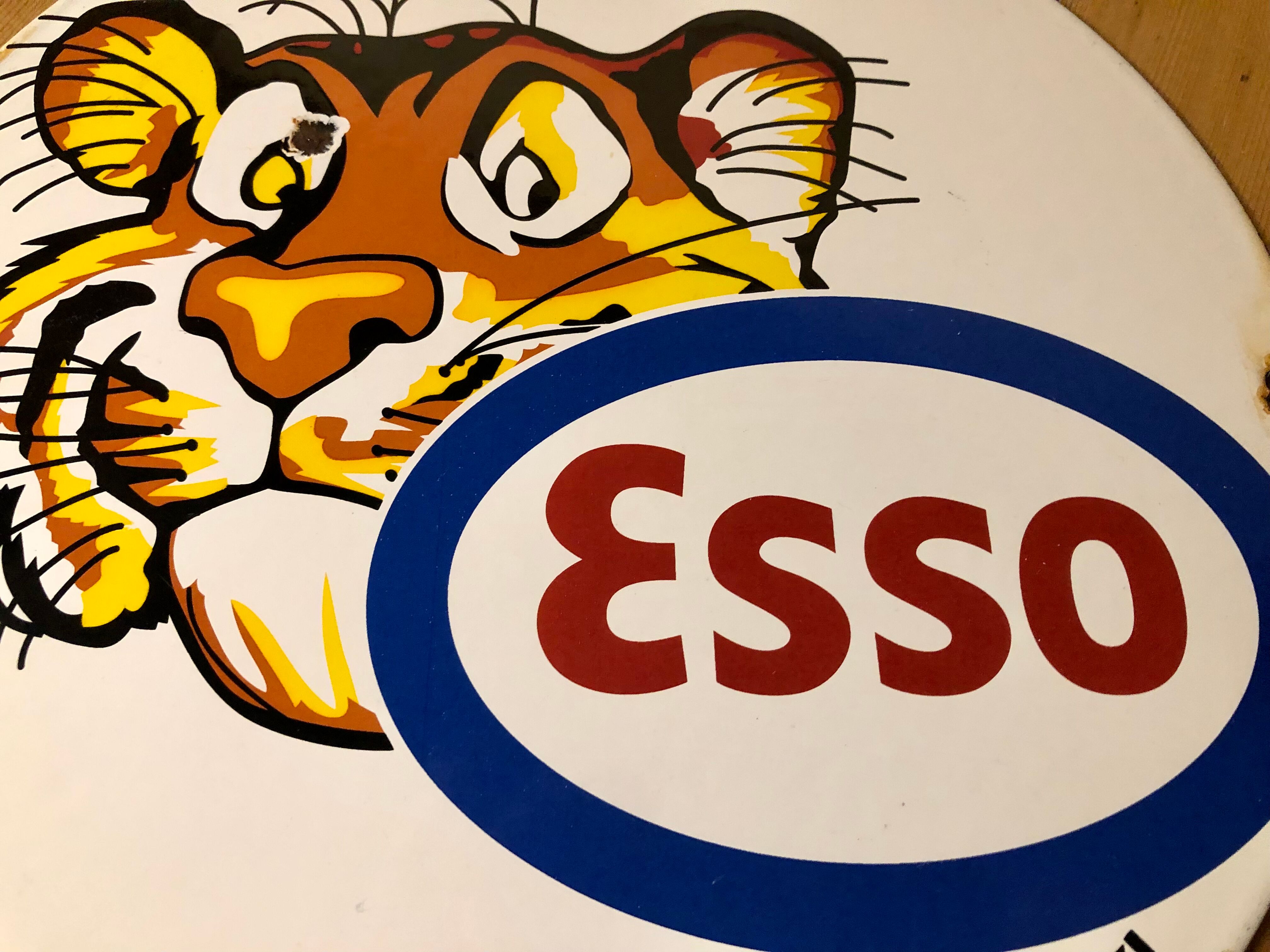 Enamelled plate esso 1957