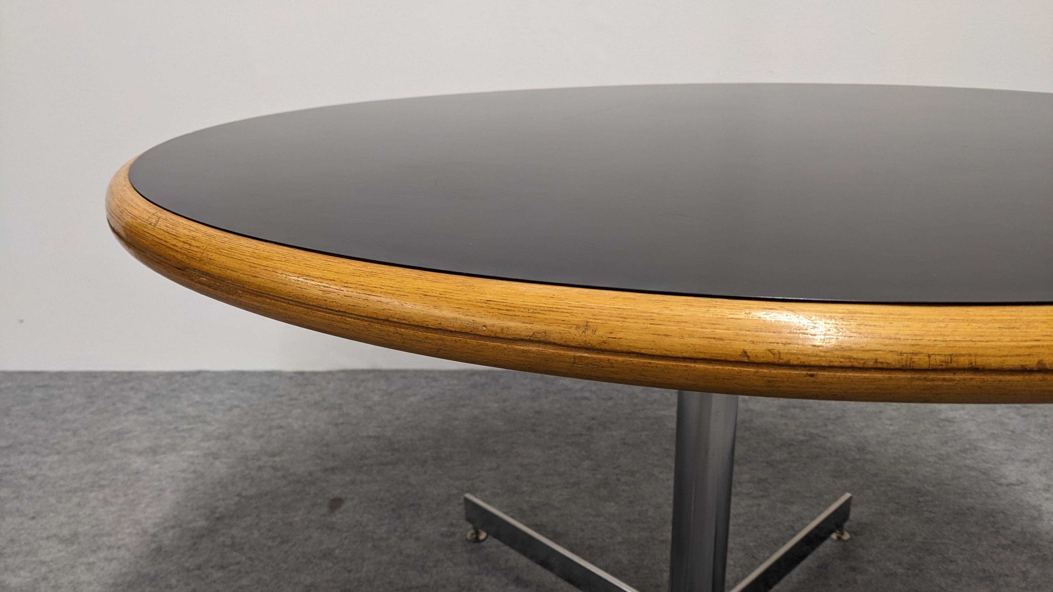Round dining table dlg Warren Platner, Italy circa 1970
